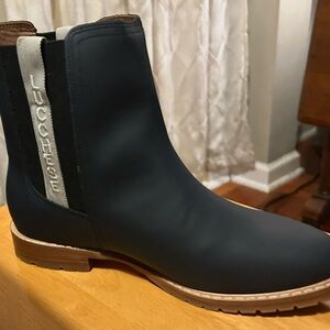 NEW Lucchese all weather garden boots